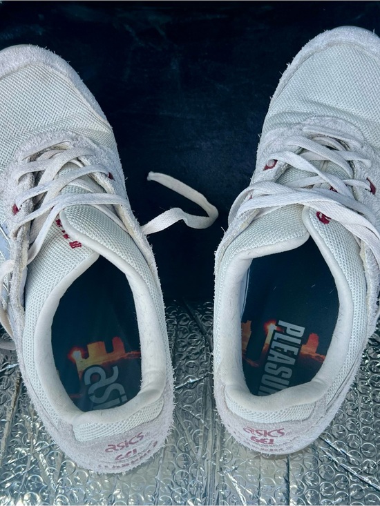 Athletic_Shoes